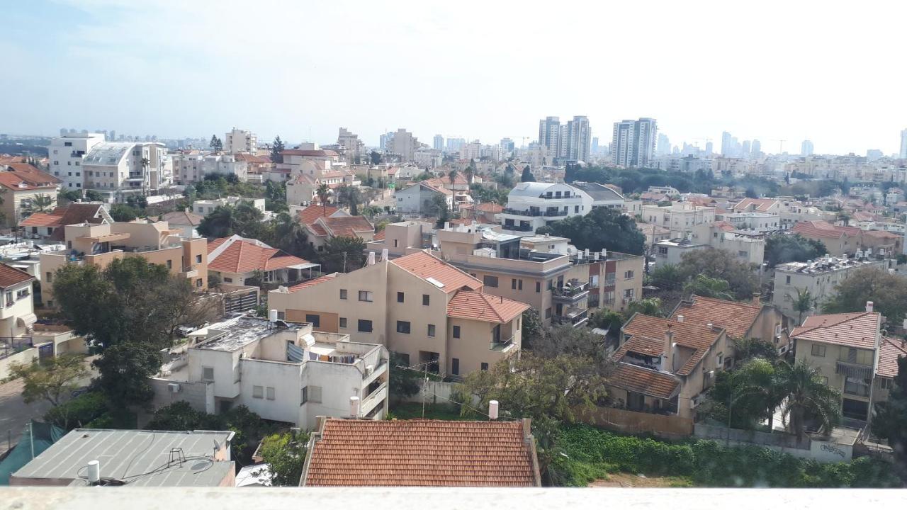 Appartamento סטודיו חדש ויפה עם נוף לים Netanya Esterno foto
